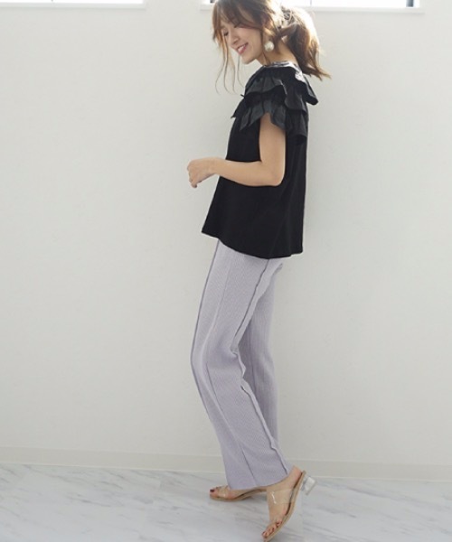 M y u（ミュー）の「片方フリルTシャツ（Tシャツ/カットソー・レディース・ブラック/オフホワイト/ホワイト系その他/ブラック系その他・FREE）」の17枚目の写真