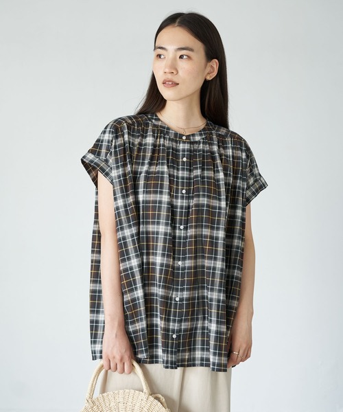 AMERICAN HOLIC(アメリカンホリック)の「フレンチスリーブノーカラーギャザーシャツ? *〇(シャツ/ブラウス・レディース・ブラック/チェック/マスタード/アイボリー・M/L)」の4枚目の写真