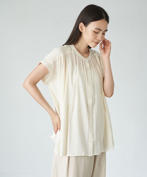 AMERICAN HOLIC(アメリカンホリック)の「フレンチスリーブノーカラーギャザーシャツ? *〇(シャツ/ブラウス・レディース・ブラック/チェック/マスタード/アイボリー・M/L)」の1枚目の写真