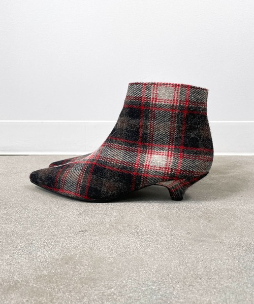 Dhyana.（ディアナドット）の「チェックショートブーツ（ブーツ・レディース・チェック・22.5cm/23.5cm/24.5cm）」の3枚目の写真