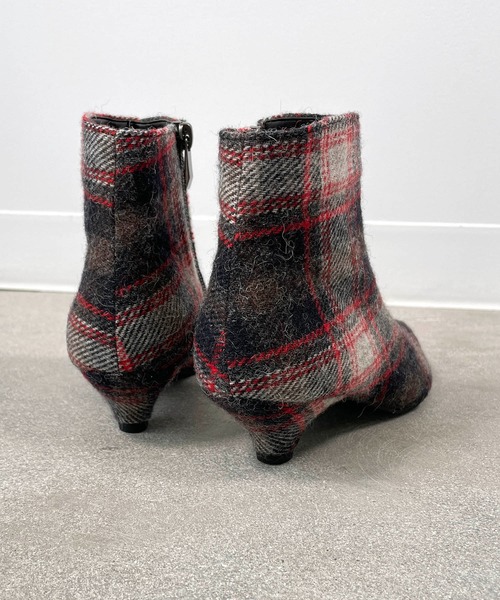 Dhyana.（ディアナドット）の「チェックショートブーツ（ブーツ・レディース・チェック・22.5cm/23.5cm/24.5cm）」の4枚目の写真