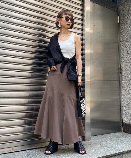 PAGEBOY(ページボーイ)の「クリアスエードマーメイドスカート(スカート・レディース・ブラック/ブラウン/グレイッシュベージュ/ブルー系その他・SMALL/MEDIUM)」の15枚目の写真