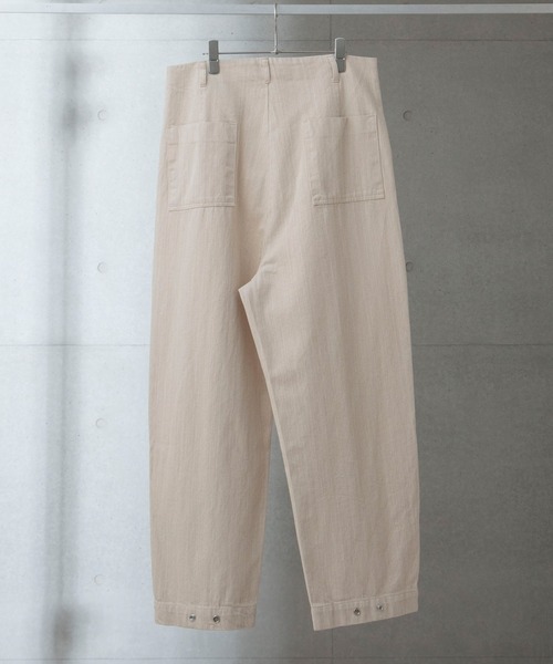 anown（アノン）の「ワイドテーパードデニムパンツ【ファッションインフルエンサー とっしー×anown 限定コラボ】（デニムパンツ・メンズ・オフホワイト/ブルー系その他・S/M/L）」の4枚目の写真