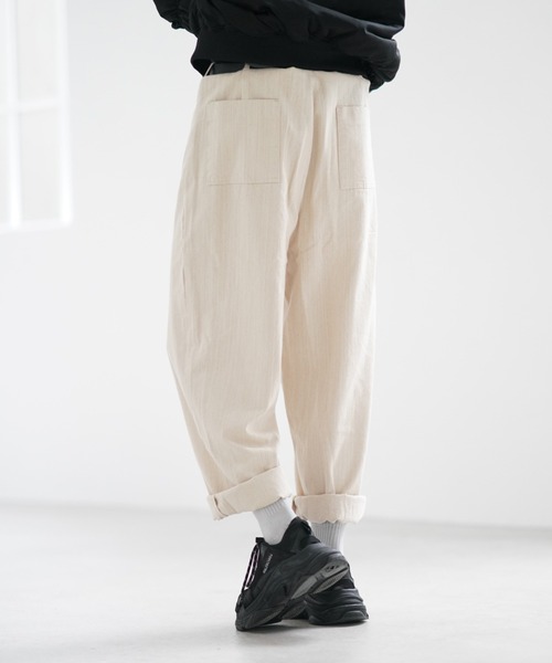 anown（アノン）の「ワイドテーパードデニムパンツ【ファッションインフルエンサー とっしー×anown 限定コラボ】（デニムパンツ・メンズ・オフホワイト/ブルー系その他・S/M/L）」の15枚目の写真