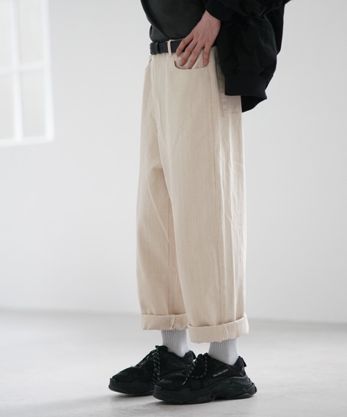 anown（アノン）の「ワイドテーパードデニムパンツ【ファッションインフルエンサー とっしー×anown 限定コラボ】（デニムパンツ・メンズ・オフホワイト/ブルー系その他・S/M/L）」の16枚目の写真