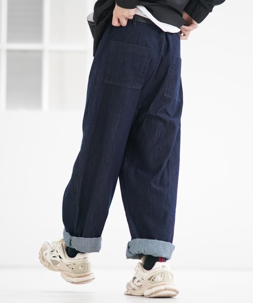 anown（アノン）の「ワイドテーパードデニムパンツ【ファッションインフルエンサー とっしー×anown 限定コラボ】（デニムパンツ・メンズ・オフホワイト/ブルー系その他・S/M/L）」の19枚目の写真