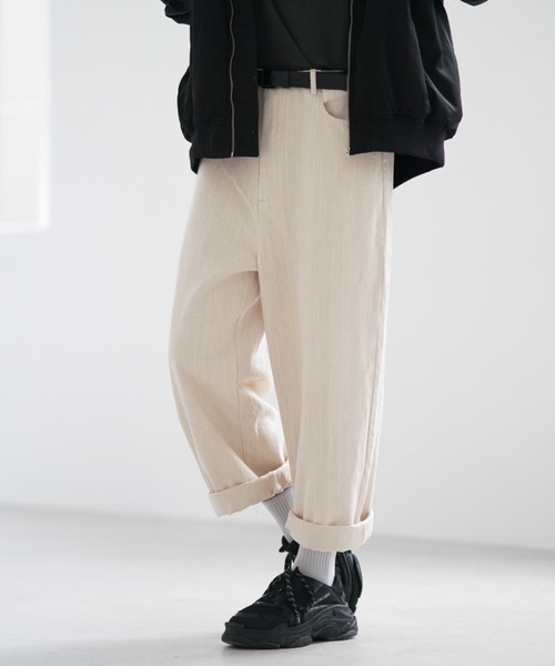 anown（アノン）の「ワイドテーパードデニムパンツ【ファッションインフルエンサー とっしー×anown 限定コラボ】（デニムパンツ・メンズ・オフホワイト/ブルー系その他・S/M/L）」の14枚目の写真