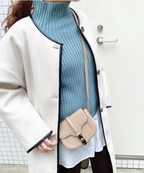 archives（アルシーヴ）の「カーブフラップミニショルダー（ショルダーバッグ・レディース・ブラック/ベージュ/ワイン・FREE）」の7枚目の写真