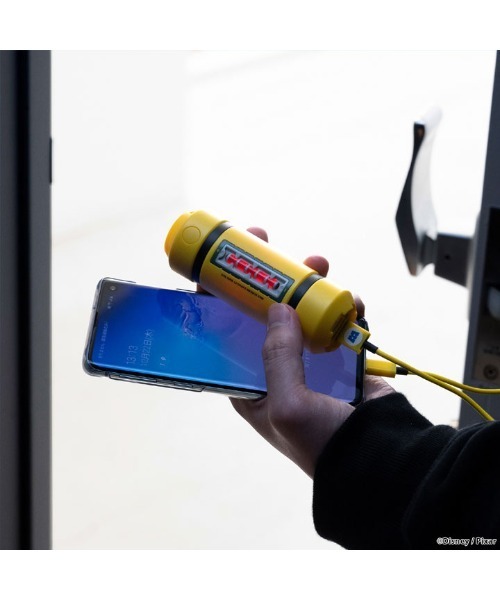 Hamee（ハミィ）の「ディズニー ピクサーキャラクター モンスターズインク エネルギータンク型 モバイル 充電器 5000mAh モバイルバッテリー（スマホグッズ・レディース・イエロー・FREE）」の2枚目の写真