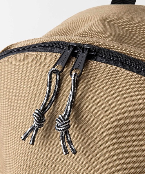 OUTDOOR PRODUCTS(アウトドアプロダクツ)の「452T LARGE デイパック/バックパック ブランドロゴ 35.0L コーデュラナイロン仕様(バックパック/リュック・メンズ・ベージュ/ブラック/グリーン/レッド/サックスブルー/ピンク/ネイビー/パープル/ライトグレー/エメラルド/ワイン/オレンジ・FREE)」の17枚目の写真