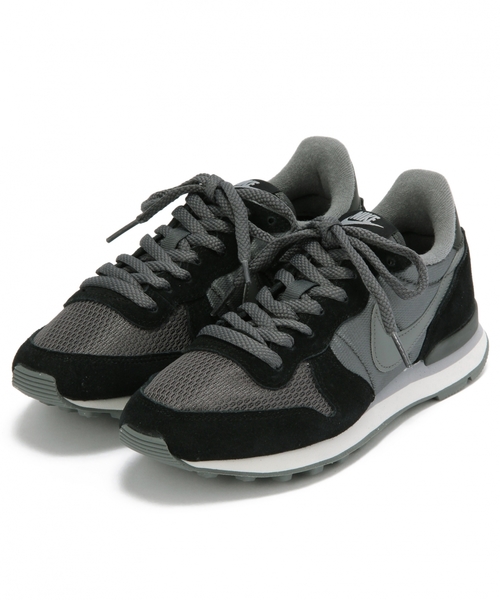 NIKE(ナイキ)の「■ボワソンショコラ NIKE インターナショナリスト(スニーカー・レディース・ブラック/オフホワイト・25cm/23cm/23.5cm/24cm/24.5cm)」の2枚目の写真