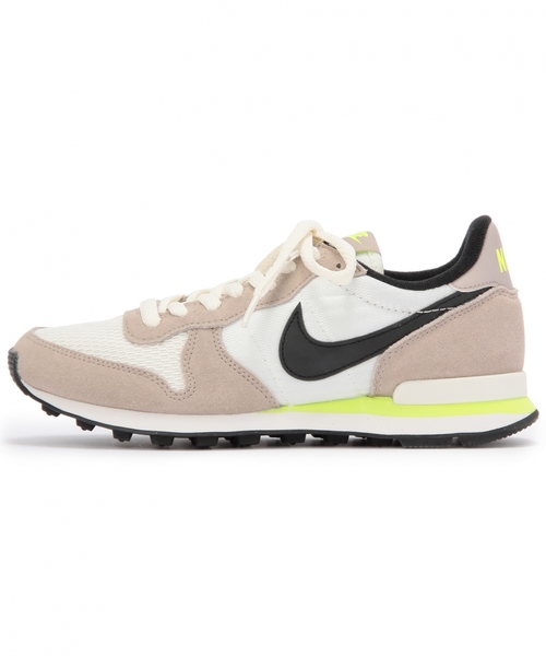 NIKE(ナイキ)の「■ボワソンショコラ NIKE インターナショナリスト(スニーカー・レディース・ブラック/オフホワイト・25cm/23cm/23.5cm/24cm/24.5cm)」の4枚目の写真