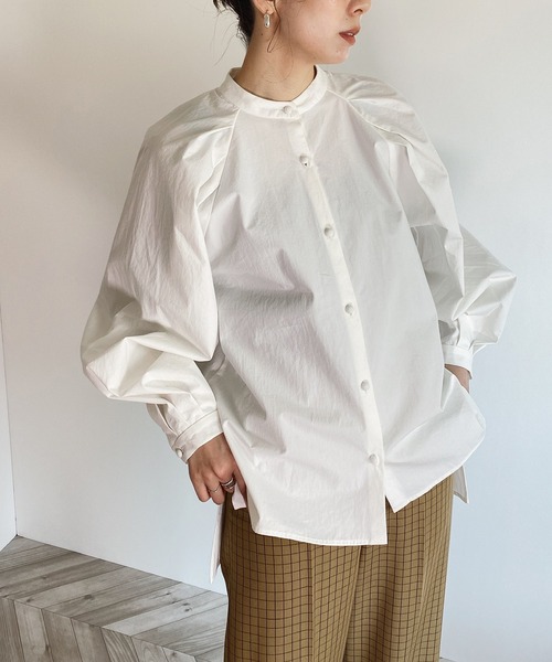 y/m by RIKA(イムバイリカ)の「タックボリュームブラウス(シャツ/ブラウス・レディース・ホワイト/ベージュ・FREE)」の4枚目の写真