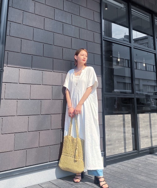 y/m by misato（イムバイミサト）の「カフタンワンピース（ワンピース・レディース・ホワイト/ブラウン/ベージュ・FREE）」の11枚目の写真