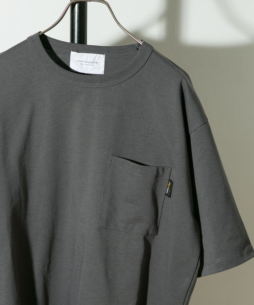 URBAN RESEARCH DOORS（アーバンリサーチドアーズ）の「コーデュラナイロン ポケットTシャツ（Tシャツ/カットソー・メンズ・ピンク/チャコールグレー/ホワイト/カーキ/ベージュ・LARGE/X-LARGE/MEDIUM）」の3枚目の写真