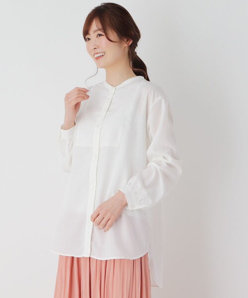 pink adobe（ピンクアドベ）の「◆【M-3L】ビブ切り替えバンドカラーシャツ（シャツ/ブラウス・レディース・ライトグレー/アイボリー系2/チャコールグレー/アイボリー・42/40/38/44）」の2枚目の写真