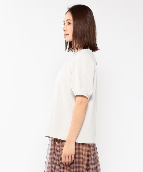 MEW'S REFINED CLOTHES（ミューズリファインドクローズ）の「シェリーサテンギャザーブラウス（シャツ/ブラウス・レディース・グレー系その他/グリーン系その他/ベージュ・MEDIUM）」の6枚目の写真