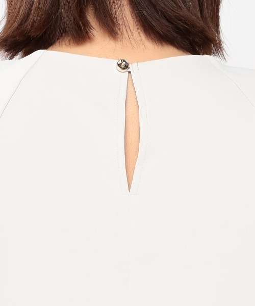 MEW'S REFINED CLOTHES（ミューズリファインドクローズ）の「シェリーサテンギャザーブラウス（シャツ/ブラウス・レディース・グレー系その他/グリーン系その他/ベージュ・MEDIUM）」の9枚目の写真