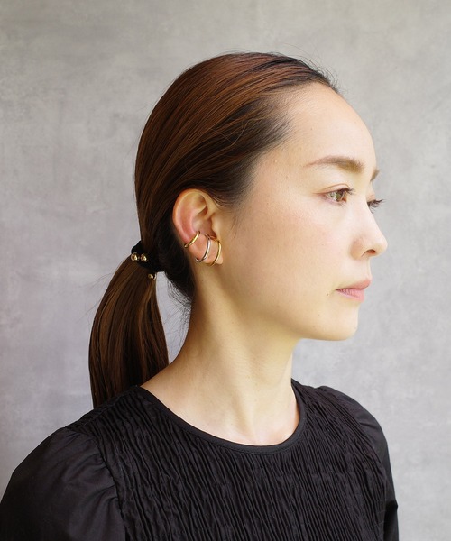 Lemme.（レム）の「【別注】Lemme for ISOLATION / Thin Cirde Earcuff /イヤーカフ/シルバー925×14KGP（イヤーカフ・レディース・ゴールド・FREE）」の3枚目の写真
