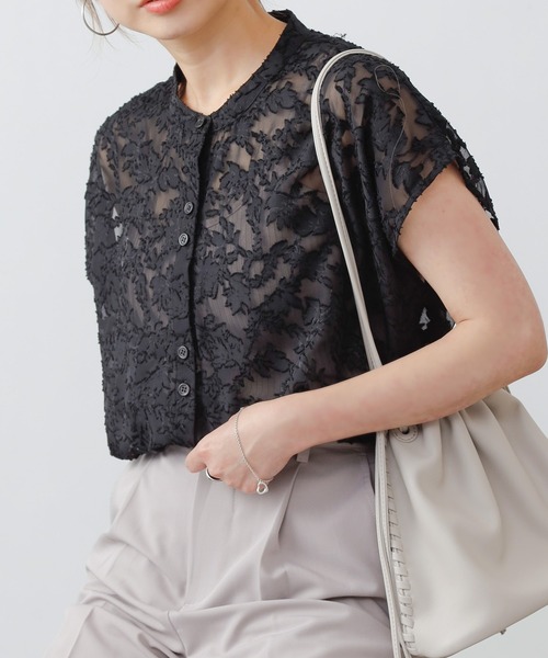 COLONY 2139（コロニートゥーワンスリーナイン）の「ジャガードシアーバンドカラーシャツ（シャツ/ブラウス・レディース・オフホワイト/ブラック/ベージュ・FREE）」の5枚目の写真