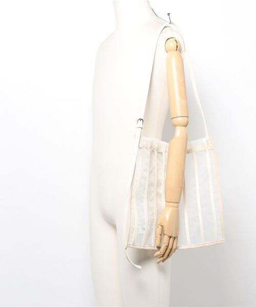 ehka sopo（エヘカソポ）の「チュールメッシュショルダーバッグ（ショルダーバッグ・レディース・オフホワイト/ブラック/ミント・ﾌﾘ-）」の7枚目の写真