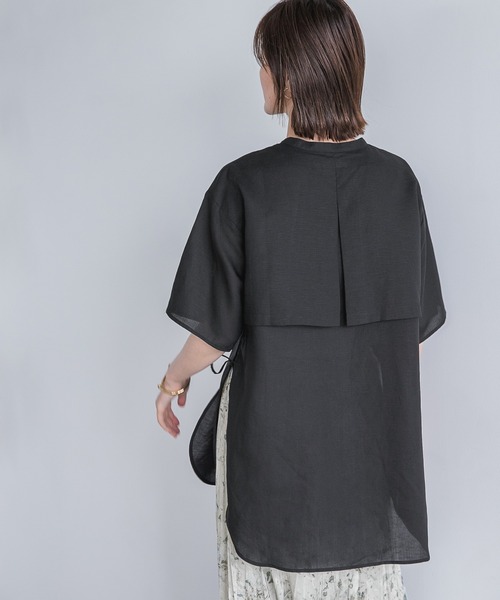 A part by（アパートバイ）の「TeLiサイドスリットシャツ半袖　 952806（シャツ/ブラウス・レディース・ブラック/オフホワイト/グリーン系その他5/オレンジ系その他4・FREE）」の8枚目の写真