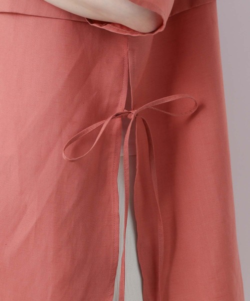 A part by（アパートバイ）の「TeLiサイドスリットシャツ半袖　 952806（シャツ/ブラウス・レディース・ブラック/オフホワイト/グリーン系その他5/オレンジ系その他4・FREE）」の19枚目の写真