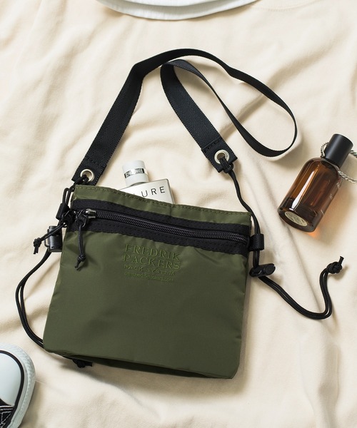 FREDRIK PACKERS(フレドリックパッカーズ)の「【FREDRIK PACKERS】420D UTILITY SACK S サコッシュバッグ フレドリックパッカーズ(ショルダーバッグ・レディース・ブラック/パープル/オリーブ/カーキ/シルバー・FREE)」の14枚目の写真