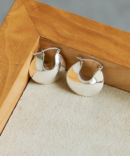 Whim Gazette（ウィムガゼット）の「【Nina &Jules】Hoof ピアス（ピアス（両耳用）・レディース・シルバー・FREE）」の2枚目の写真