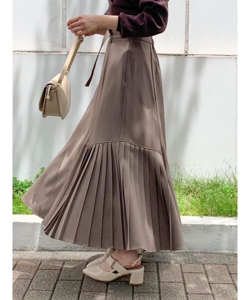 dazzlin（ダズリン）の「サイドヘムプリーツスカート（スカート・レディース・ダークブラウン/ブラウン/グレー/モカ・SMALL/MEDIUM）」の4枚目の写真