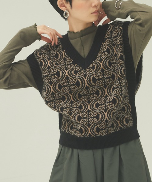 armonia（アルモニーア）の「armonia・ジャガードニットベスト（ベスト・レディース・ブラック/モカ・FREE）」の2枚目の写真