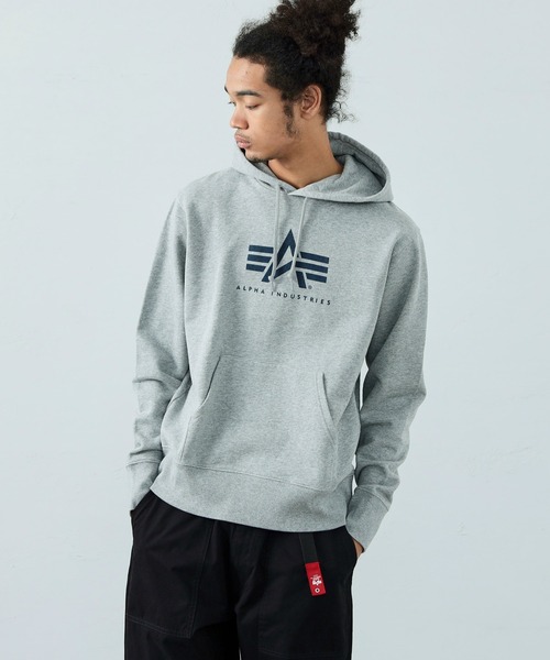 Alpha Industries（アルファインダストリーズ）の「Aマーク ブランドロゴパーカー 無地/カモ柄（スウェット・メンズ・ブラック/ヘザーグレー/ホワイト系その他/ブラック系その他/ブルー系その他/グレイッシュベージュ/グレイッシュブルー・MEDIUM/LARGE/X-LARGE）」の4枚目の写真