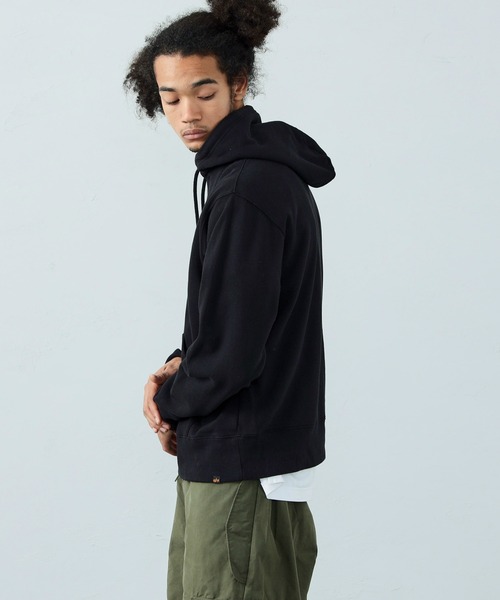 Alpha Industries（アルファインダストリーズ）の「Aマーク ブランドロゴパーカー 無地/カモ柄（スウェット・メンズ・ブラック/ヘザーグレー/ホワイト系その他/ブラック系その他/ブルー系その他/グレイッシュベージュ/グレイッシュブルー・MEDIUM/LARGE/X-LARGE）」の13枚目の写真