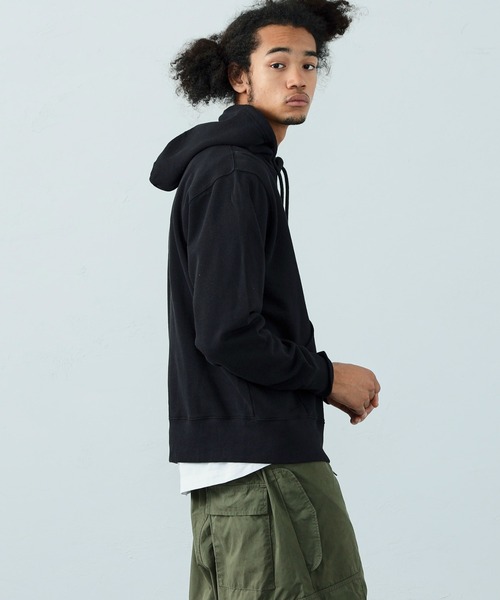 Alpha Industries（アルファインダストリーズ）の「Aマーク ブランドロゴパーカー 無地/カモ柄（スウェット・メンズ・ブラック/ヘザーグレー/ホワイト系その他/ブラック系その他/ブルー系その他/グレイッシュベージュ/グレイッシュブルー・MEDIUM/LARGE/X-LARGE）」の14枚目の写真