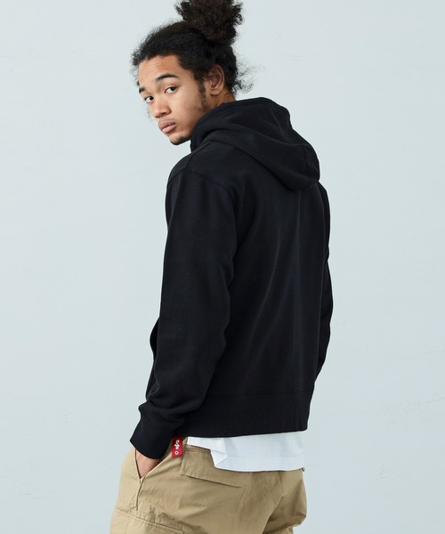 Alpha Industries（アルファインダストリーズ）の「Aマーク ブランドロゴパーカー 無地/カモ柄（スウェット・メンズ・ブラック/ヘザーグレー/ホワイト系その他/ブラック系その他/ブルー系その他/グレイッシュベージュ/グレイッシュブルー・MEDIUM/LARGE/X-LARGE）」の21枚目の写真