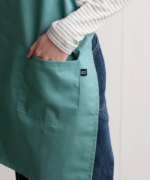 COCO WALK（ココウォーク）の「COCOWALK:抗ウイルス加工のラクエプ（エプロン・レディース・ネイビー/グリーン/マスタード・FREE）」の8枚目の写真