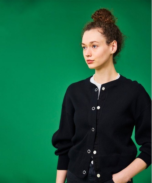 THE SHINZONE（ザ　シンゾーン）の「CAPELIN CARDIGAN（カーディガン/ボレロ・レディース・ブラック系その他/キナリ/ベージュ系その他/レッド系その他/ネイビー・FREE）」の8枚目の写真