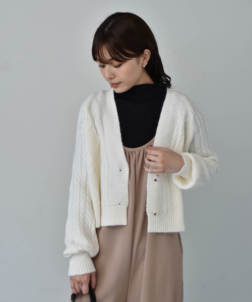 Cheri（シェリ）の「ショート丈ケーブルニットカーディガン（カーディガン/ボレロ・レディース・ベージュ/ブルー・FREE）」の22枚目の写真