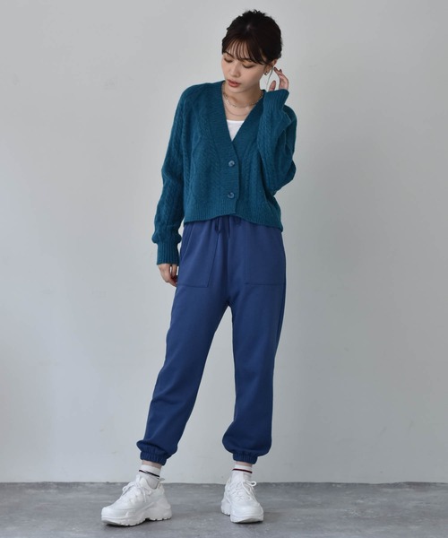 Cheri（シェリ）の「ショート丈ケーブルニットカーディガン（カーディガン/ボレロ・レディース・ベージュ/ブルー・FREE）」の6枚目の写真