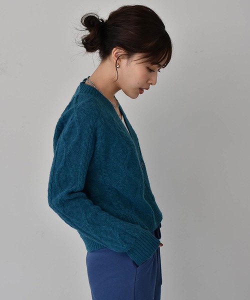 Cheri（シェリ）の「ショート丈ケーブルニットカーディガン（カーディガン/ボレロ・レディース・ベージュ/ブルー・FREE）」の17枚目の写真