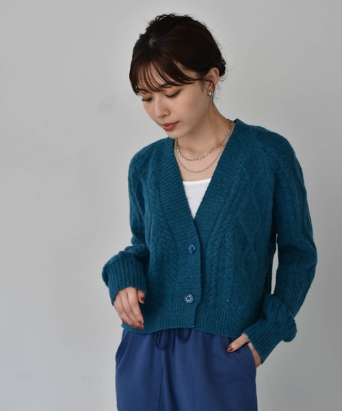 Cheri（シェリ）の「ショート丈ケーブルニットカーディガン（カーディガン/ボレロ・レディース・ベージュ/ブルー・FREE）」の20枚目の写真