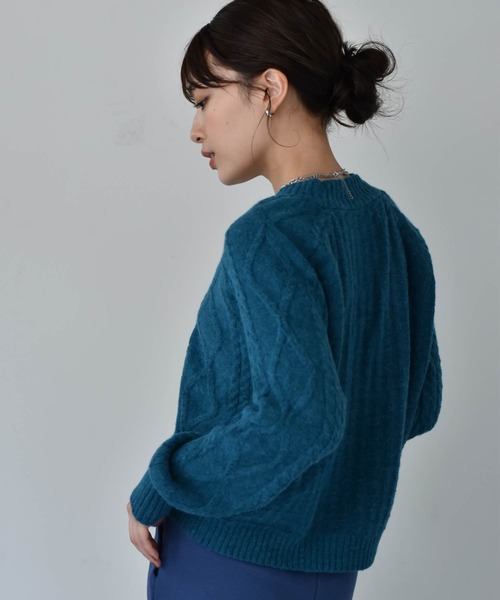 Cheri（シェリ）の「ショート丈ケーブルニットカーディガン（カーディガン/ボレロ・レディース・ベージュ/ブルー・FREE）」の14枚目の写真