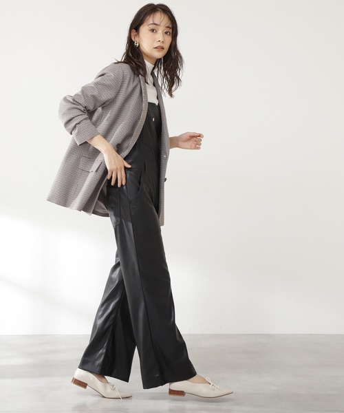 N.（N. Natural Beauty Basic）（エヌエヌナチュラルビューティーベーシック）の「【Ｗｒａｎｇｌｅｒ】フェイクレザーフレアオーバーオール（サロペット/オーバーオール・レディース・ブラック・SMALL）」の9枚目の写真