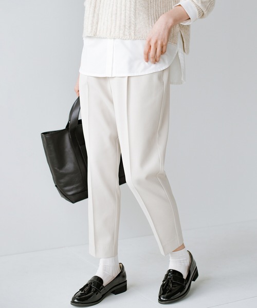 haco!（ハコ）の「重くなりがちなコーデを明るく変身！大人に便利なきれいめテーパードパンツ by que made me（その他パンツ・レディース・オレンジ/グリーン/アイボリー・SMALL/MEDIUM/LARGE/X-LARGE）」の2枚目の写真