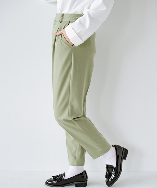 haco!（ハコ）の「重くなりがちなコーデを明るく変身！大人に便利なきれいめテーパードパンツ by que made me（その他パンツ・レディース・オレンジ/グリーン/アイボリー・SMALL/MEDIUM/LARGE/X-LARGE）」の12枚目の写真