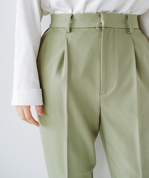 haco!（ハコ）の「重くなりがちなコーデを明るく変身！大人に便利なきれいめテーパードパンツ by que made me（その他パンツ・レディース・オレンジ/グリーン/アイボリー・SMALL/MEDIUM/LARGE/X-LARGE）」の14枚目の写真