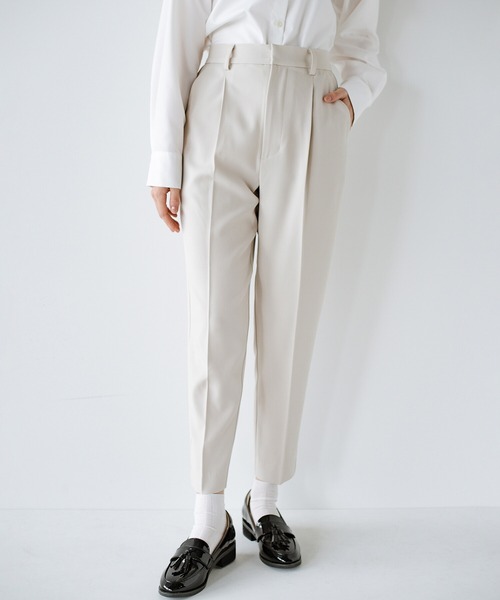 haco!（ハコ）の「重くなりがちなコーデを明るく変身！大人に便利なきれいめテーパードパンツ by que made me（その他パンツ・レディース・オレンジ/グリーン/アイボリー・SMALL/MEDIUM/LARGE/X-LARGE）」の15枚目の写真