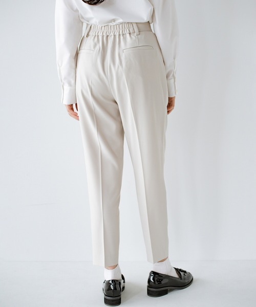 haco!（ハコ）の「重くなりがちなコーデを明るく変身！大人に便利なきれいめテーパードパンツ by que made me（その他パンツ・レディース・オレンジ/グリーン/アイボリー・SMALL/MEDIUM/LARGE/X-LARGE）」の8枚目の写真