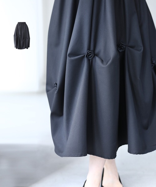 cawaii（カワイイ）の「ふんわりタックシルエットのバラ咲くコクーンミディアムスカート（スカート・レディース・グレー/ブラック・FREE）」の2枚目の写真