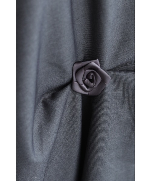 cawaii（カワイイ）の「ふんわりタックシルエットのバラ咲くコクーンミディアムスカート（スカート・レディース・グレー/ブラック・FREE）」の10枚目の写真